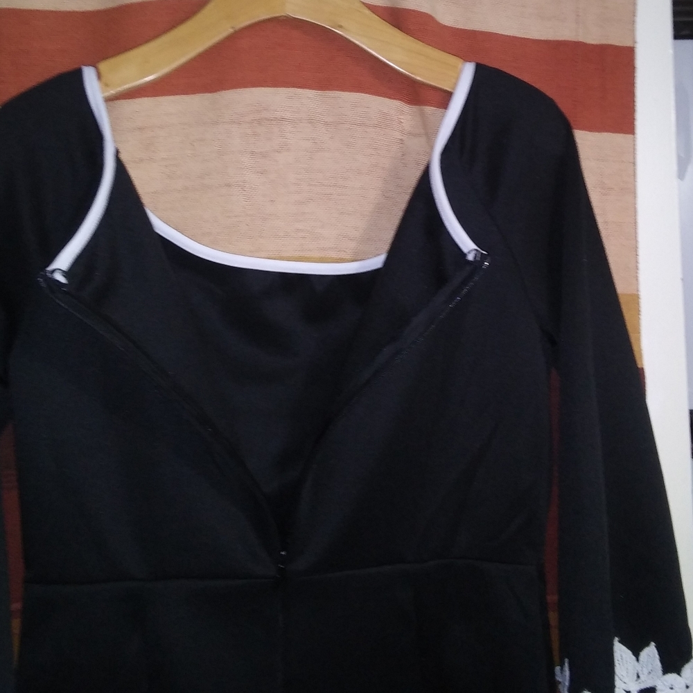 Women's dress - Picture 7 of 8